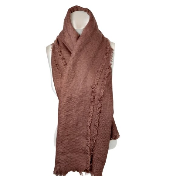 Charlotte Russe Cozy Brown Winter Woven Fringed Scarf or Wrap - Picture 1 of 4